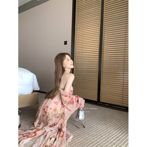 碎花雪紡掛脖連衣裙女夏季海邊度假風長裙不規則露肩絕美a字裙子