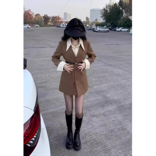 今年流行高級感獨特超好看美拉德小香風咖色假兩件西裝外套女秋裝 今年流行高級感獨特超好看美拉德小香風咖色假兩件西裝外套女秋裝