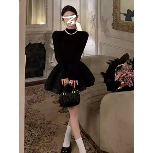法式小香風長袖連衣裙女黑色赫本風千金小黑裙顯瘦a字短裙蓬蓬裙
