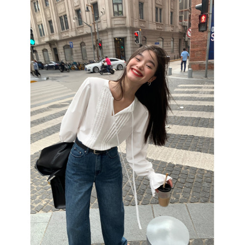 pusumede 法式v領白色襯衫女氣質高級感別致小衫喇叭袖系帶上衣
