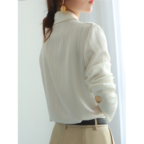 緞面內搭白色襯衫女裝2025早秋新款設計感小衆法式高級感醋酸上衣