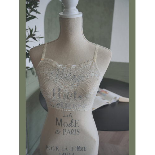 美出新高度~~淡米色蕾絲防走光吊帶抹胸輕薄背心別致浪漫田園復古 美出新高度~~淡米色蕾絲防走光吊帶抹胸輕薄背心別致浪漫田園復古