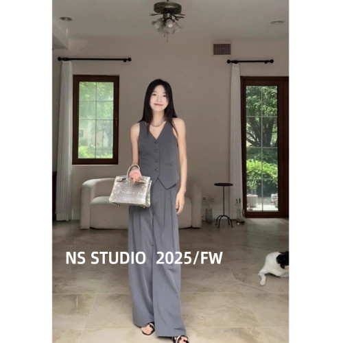 法式無袖灰色上衣高級感百搭套裝時尚背心馬甲休閒小西裝外套女夏 法式無袖灰色上衣高級感百搭套裝時尚背心馬甲休閒小西裝外套女夏