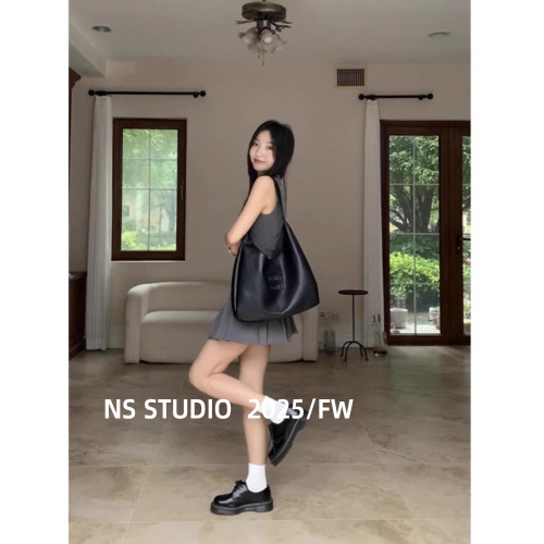 法式無袖灰色上衣高級感百搭套裝時尚背心馬甲休閒小西裝外套女夏 法式無袖灰色上衣高級感百搭套裝時尚背心馬甲休閒小西裝外套女夏