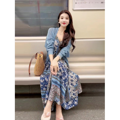 今年流行漂亮套裝長裙女小個子高級時尚藍色針織衫茶歇法式連衣裙