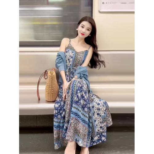 今年流行漂亮套裝長裙女小個子高級時尚藍色針織衫茶歇法式連衣裙