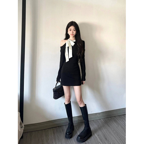 法式純欲蝴蝶結黑色針織連衣裙子女修身氣質露肩包臀a字短裙秋季 法式純欲蝴蝶結黑色針織連衣裙子女修身氣質露肩包臀a字短裙秋季