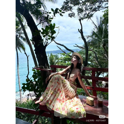 超仙大擺氛圍感碎花氣質收腰顯瘦百褶掛脖抹胸吊帶長裙海邊度假裙 超仙大擺氛圍感碎花氣質收腰顯瘦百褶掛脖抹胸吊帶長裙海邊度假裙