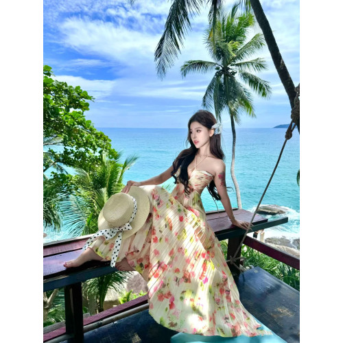 超仙大擺氛圍感碎花氣質收腰顯瘦百褶掛脖抹胸吊帶長裙海邊度假裙 超仙大擺氛圍感碎花氣質收腰顯瘦百褶掛脖抹胸吊帶長裙海邊度假裙