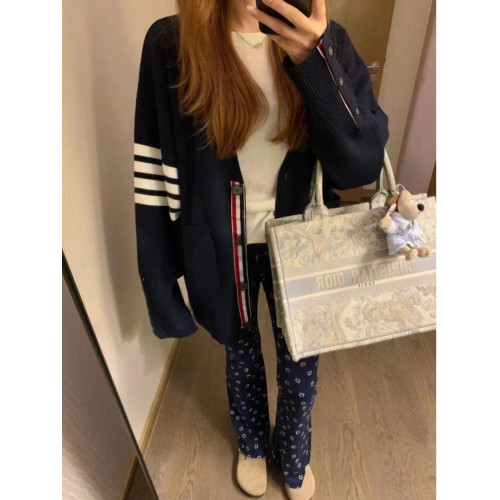 開衫毛衣女2025早秋四條杠學院風條紋V領高級感短款情侶針織外套