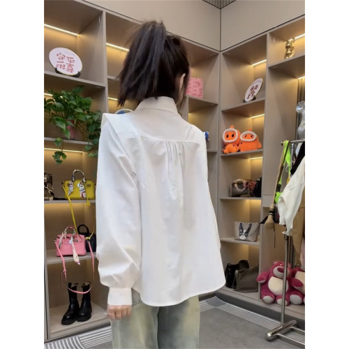 歐貨早春新款時髦設計感珍珠領白色襯衫女氣質高級感寬松顯瘦上衣