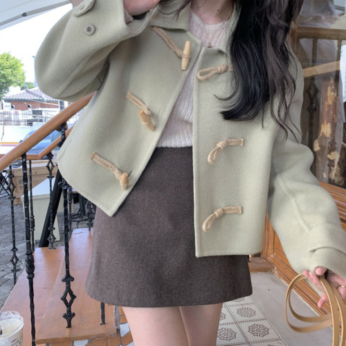 韓系復古學院風毛呢外套女小個子上衣翻領牛角釦黑色呢子大衣短款