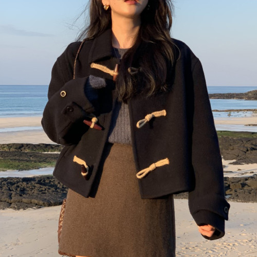 韓系復古學院風毛呢外套女小個子上衣翻領牛角釦黑色呢子大衣短款