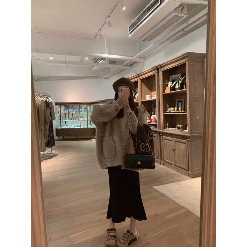 韓系羊羔絨大毛衣外套開衫女秋冬加厚小香風軟糯慵懶寬松上衣外搭 韓系羊羔絨大毛衣外套開衫女秋冬加厚小香風軟糯慵懶寬松上衣外搭