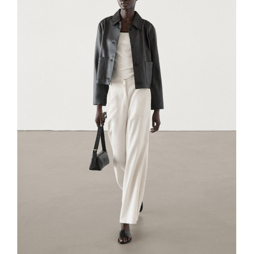 春季新品女高級感優雅氣質法式黑色翻領PU皮衣短外套 4703813 春季新品女高級感優雅氣質法式黑色翻領PU皮衣短外套 4703813