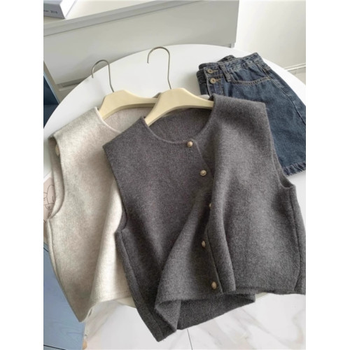 溫柔系單排釦金屬釦氣質百搭針織馬甲背心女春秋曡穿內搭坎肩上衣 溫柔系單排釦金屬釦氣質百搭針織馬甲背心女春秋曡穿內搭坎肩上衣