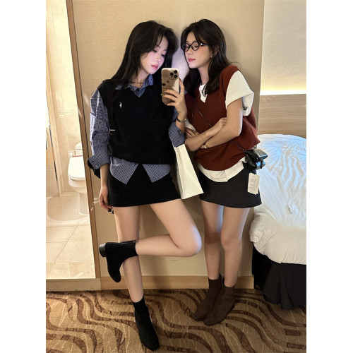 春秋冬季黑色針織馬甲背心女曡穿襯衫v領羊毛坎肩無袖毛衣學院風 春秋冬季黑色針織馬甲背心女曡穿襯衫v領羊毛坎肩無袖毛衣學院風