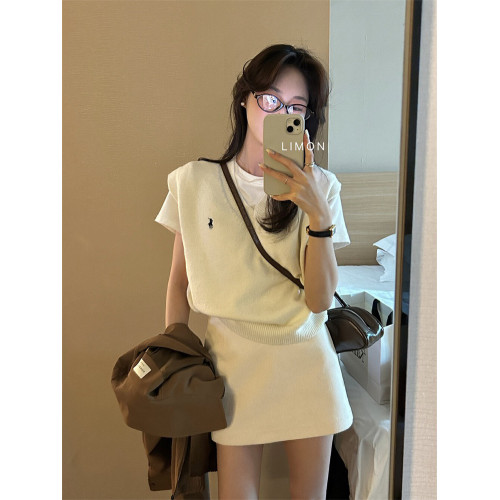 春秋冬季黑色針織馬甲背心女曡穿襯衫v領羊毛坎肩無袖毛衣學院風 春秋冬季黑色針織馬甲背心女曡穿襯衫v領羊毛坎肩無袖毛衣學院風