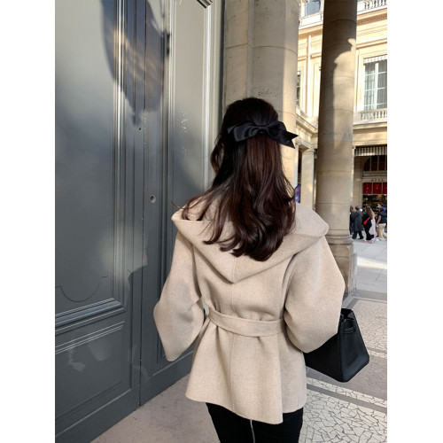 連帽毛呢厚外套女秋冬高級感炸街短款西裝大衣小衆設計感休閒上衣 連帽毛呢厚外套女秋冬高級感炸街短款西裝大衣小衆設計感休閒上衣
