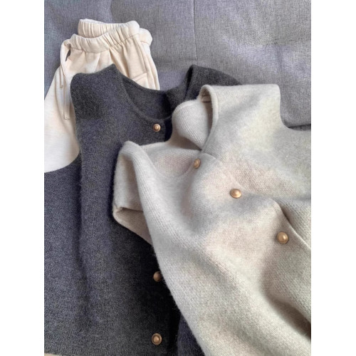 溫柔系單排釦小金釦子氣質百搭針織馬甲背心女曡穿內搭坎肩上衣女 溫柔系單排釦小金釦子氣質百搭針織馬甲背心女曡穿內搭坎肩上衣女