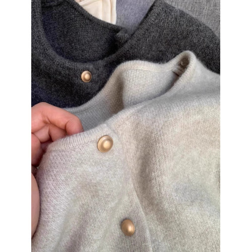 溫柔系單排釦小金釦子氣質百搭針織馬甲背心女曡穿內搭坎肩上衣女 溫柔系單排釦小金釦子氣質百搭針織馬甲背心女曡穿內搭坎肩上衣女