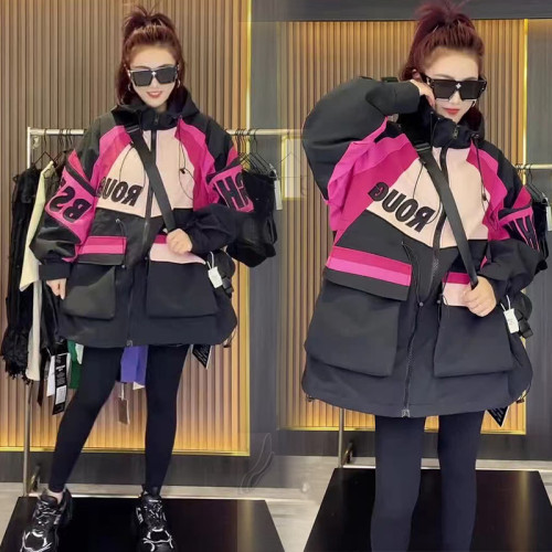 網紅款秋冬加棉歐貨重工時尚刺綉撞色沖鋒衣新款連帽字母寬松外套 網紅款秋冬加棉歐貨重工時尚刺綉撞色沖鋒衣新款連帽字母寬松外套