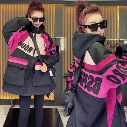 網紅款秋冬加棉歐貨重工時尚刺綉撞色沖鋒衣新款連帽字母寬松外套 網紅款秋冬加棉歐貨重工時尚刺綉撞色沖鋒衣新款連帽字母寬松外套