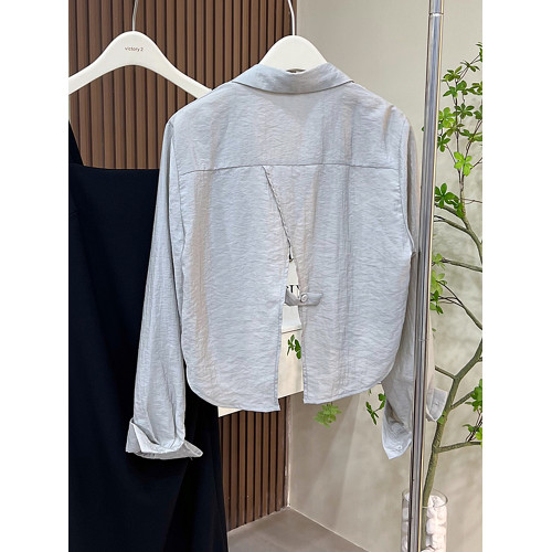 後背開叉短款防曬襯衫外套女夏季薄款防紫外線透氣外搭小披肩上衣 後背開叉短款防曬襯衫外套女夏季薄款防紫外線透氣外搭小披肩上衣