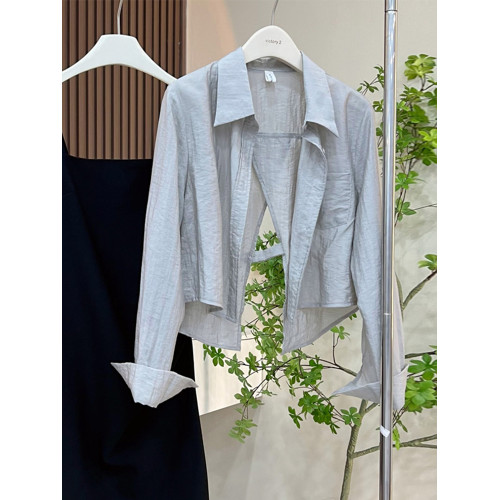 後背開叉短款防曬襯衫外套女夏季薄款防紫外線透氣外搭小披肩上衣 後背開叉短款防曬襯衫外套女夏季薄款防紫外線透氣外搭小披肩上衣