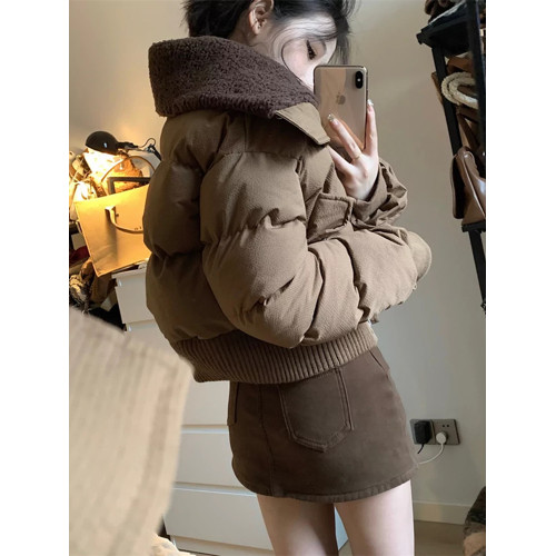 冬季高級感炸街短款純色羊羔毛大翻領羽絨棉服女加厚保暖拼接外套 冬季高級感炸街短款純色羊羔毛大翻領羽絨棉服女加厚保暖拼接外套