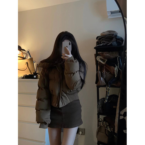 冬季高級感炸街短款純色羊羔毛大翻領羽絨棉服女加厚保暖拼接外套 冬季高級感炸街短款純色羊羔毛大翻領羽絨棉服女加厚保暖拼接外套