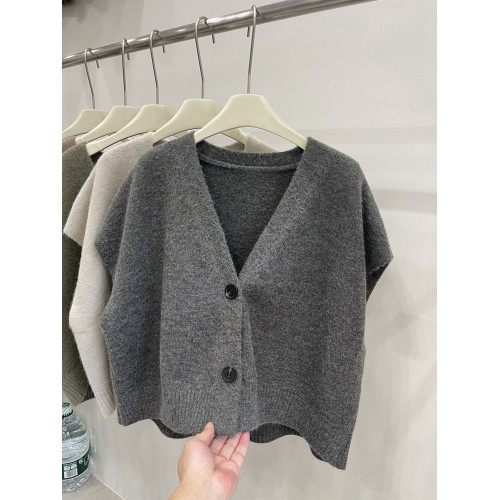 V領針織馬甲開衫女秋季新款寬松慵懶風無袖毛衣背心坎肩馬夾上衣 V領針織馬甲開衫女秋季新款寬松慵懶風無袖毛衣背心坎肩馬夾上衣