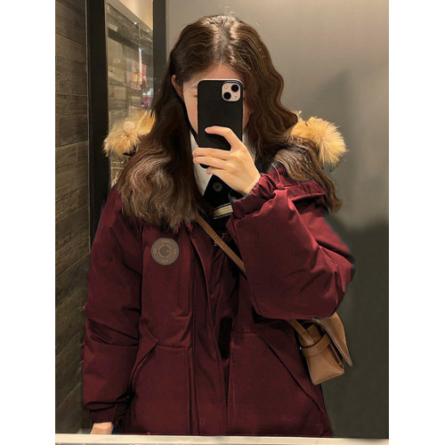 酒紅色派克羽絨服女2025冬季新款小個子高級設計感棉服本命年穿搭 酒紅色派克羽絨服女2025冬季新款小個子高級設計感棉服本命年穿搭