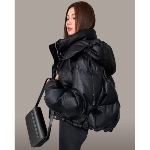 PU皮羽絨棉服女短款2025冬時尚加厚寬松連帽免洗皮衣襖子棉衣外套 PU皮羽絨棉服女短款2025冬時尚加厚寬松連帽免洗皮衣襖子棉衣外套