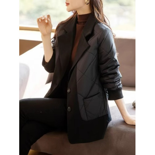九月陌墨2025秋冬季新款歐版黑色西裝領拼接菱形格羽絨棉服外套女 九月陌墨2025秋冬季新款歐版黑色西裝領拼接菱形格羽絨棉服外套女