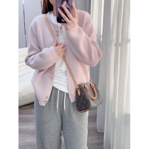 溫柔風粉色毛衣女秋冬季設計感小衆長袖寬松外穿軟糯短款針織上衣 溫柔風粉色毛衣女秋冬季設計感小衆長袖寬松外穿軟糯短款針織上衣