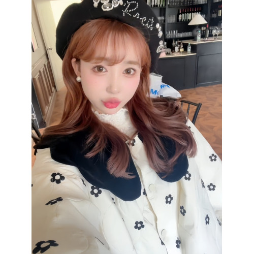 韓國東大門2025秋季新款絲絨黑色娃娃領花花滿印米白色棉服外套女 韓國東大門2025秋季新款絲絨黑色娃娃領花花滿印米白色棉服外套女