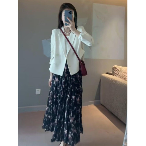 小西裝外套女短款2025春秋裝新款休閒寬松高級設計感小衆西服上衣 小西裝外套女短款2025春秋裝新款休閒寬松高級設計感小衆西服上衣