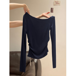 藏藍色斜肩露肩長袖t恤女2025秋季褶皺小衆設計感內搭打底衫上衣