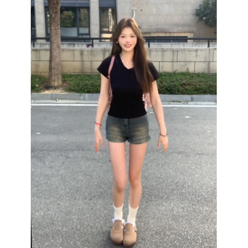 正肩v領黑色短袖t恤女夏季2025新款內搭修身顯瘦百搭辣妹短款上衣