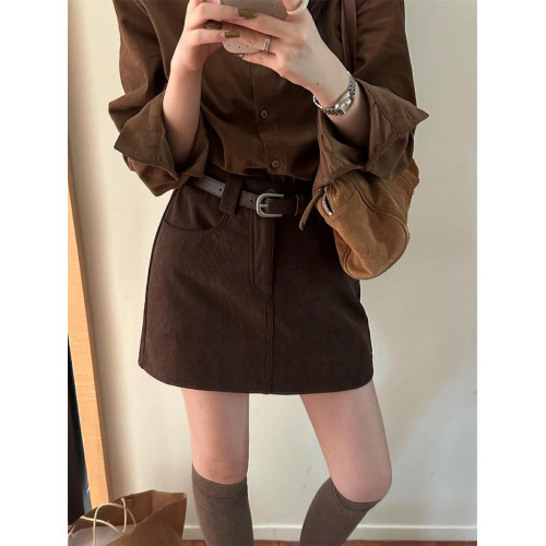 咖啡色燈芯絨半身裙女2024秋新款百搭a字裙高腰顯瘦包臀腰帶短裙