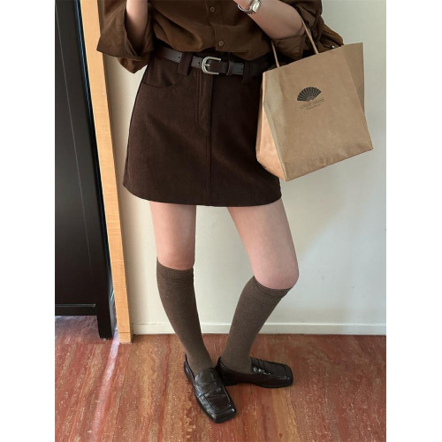 咖啡色燈芯絨半身裙女2024秋新款百搭a字裙高腰顯瘦包臀腰帶短裙