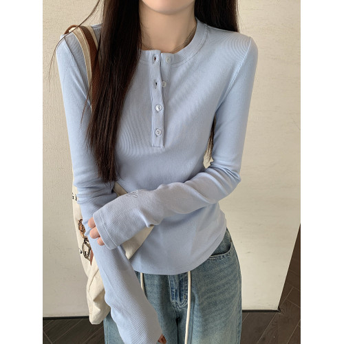 kumikumi氣質顯瘦紐釦設計感長袖T恤女裝冬季修身打底衫內搭上衣