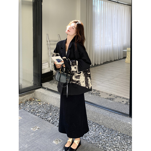 黑色拼接西裝外套女春2025超火今年流行寬松休閒獨特漂亮爆款西服 黑色拼接西裝外套女春2025超火今年流行寬松休閒獨特漂亮爆款西服