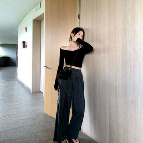 一字肩上衣別致長袖t恤漏肚臍女春秋季小衆設計感緊身短款打底衫