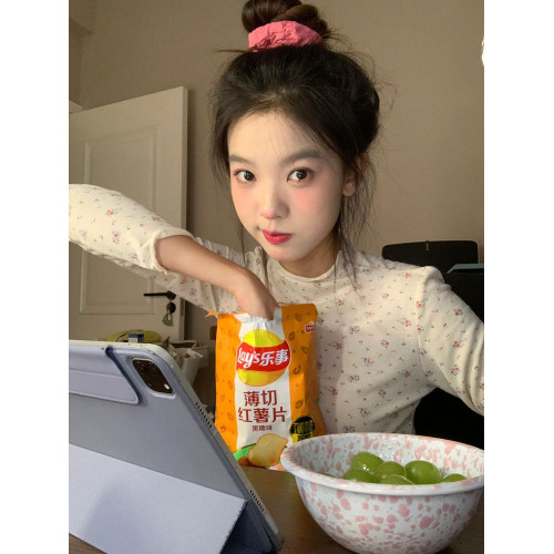 半高領小碎花打底衫女春秋冬內搭修身緊身正肩長袖上衣設計感小衆 半高領小碎花打底衫女春秋冬內搭修身緊身正肩長袖上衣設計感小衆