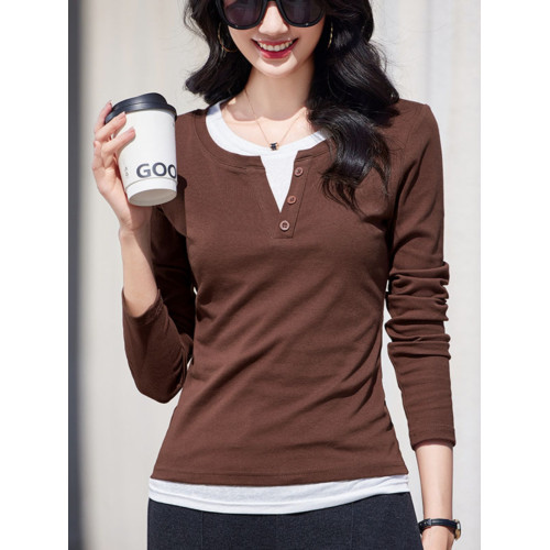 撞色假兩件圓領長袖t恤女秋裝新款2025年紐釦修身咖色上衣打底衫