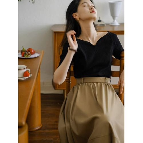 法式露鎖骨v領短袖女夏季洋氣冰絲針織衫黑色t恤修身內搭打底上衣