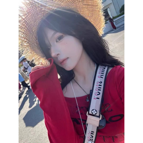 辣妹紅色斜領長袖t恤女春秋薄款小衆設計感修身顯瘦露肩短款上衣