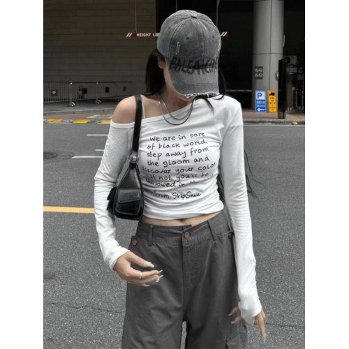 美式復古字母印花露肩長袖t恤女秋季新款設計感小衆顯瘦新款上衣 美式復古字母印花露肩長袖t恤女秋季新款設計感小衆顯瘦新款上衣